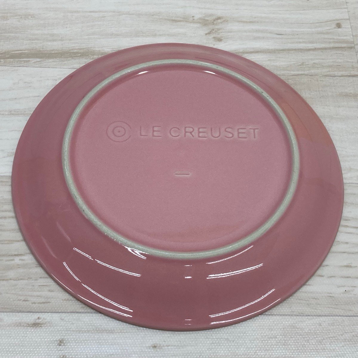 LE CREUSET ル?クルーゼ ラウンドプレート ピンク ガラスキッチンプレート[E0021]