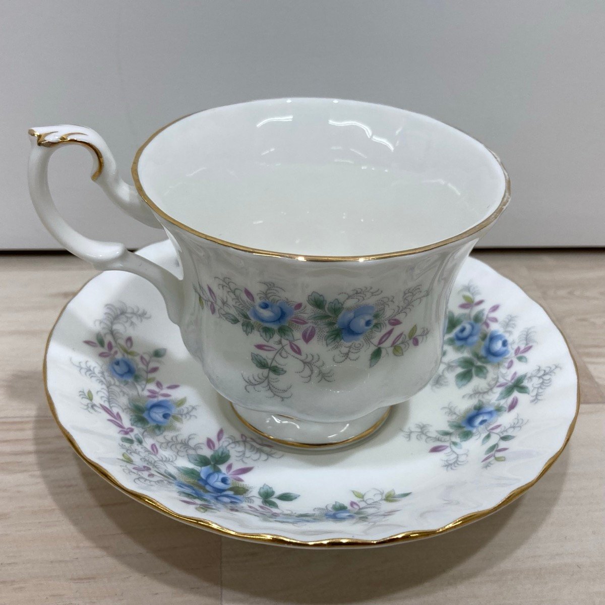 ROYAL ALBERT Blue Blossom カップ&ソーサー 2点セット[E0055]_画像2