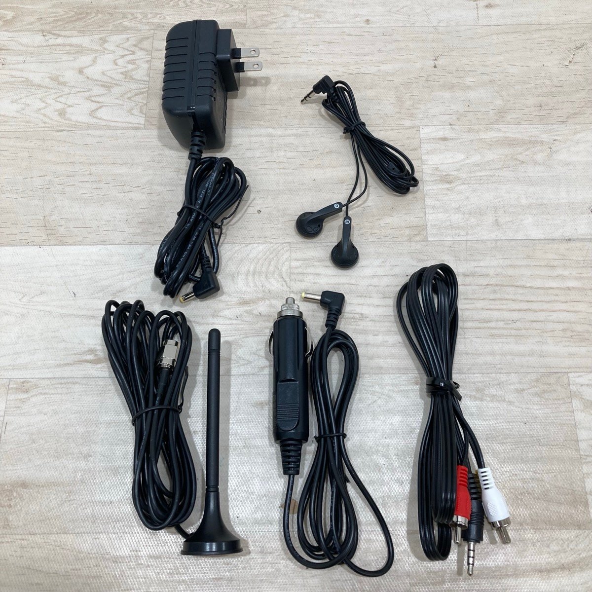 夢グループ PDVD-W927-BK 9インチワンセグポータブル DVDプレーヤー[D8317]