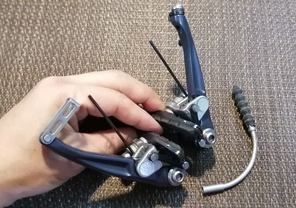 ◆美品◆Shimano　DeoreLX　BR-M570　Vブレーキ（おまけ付）