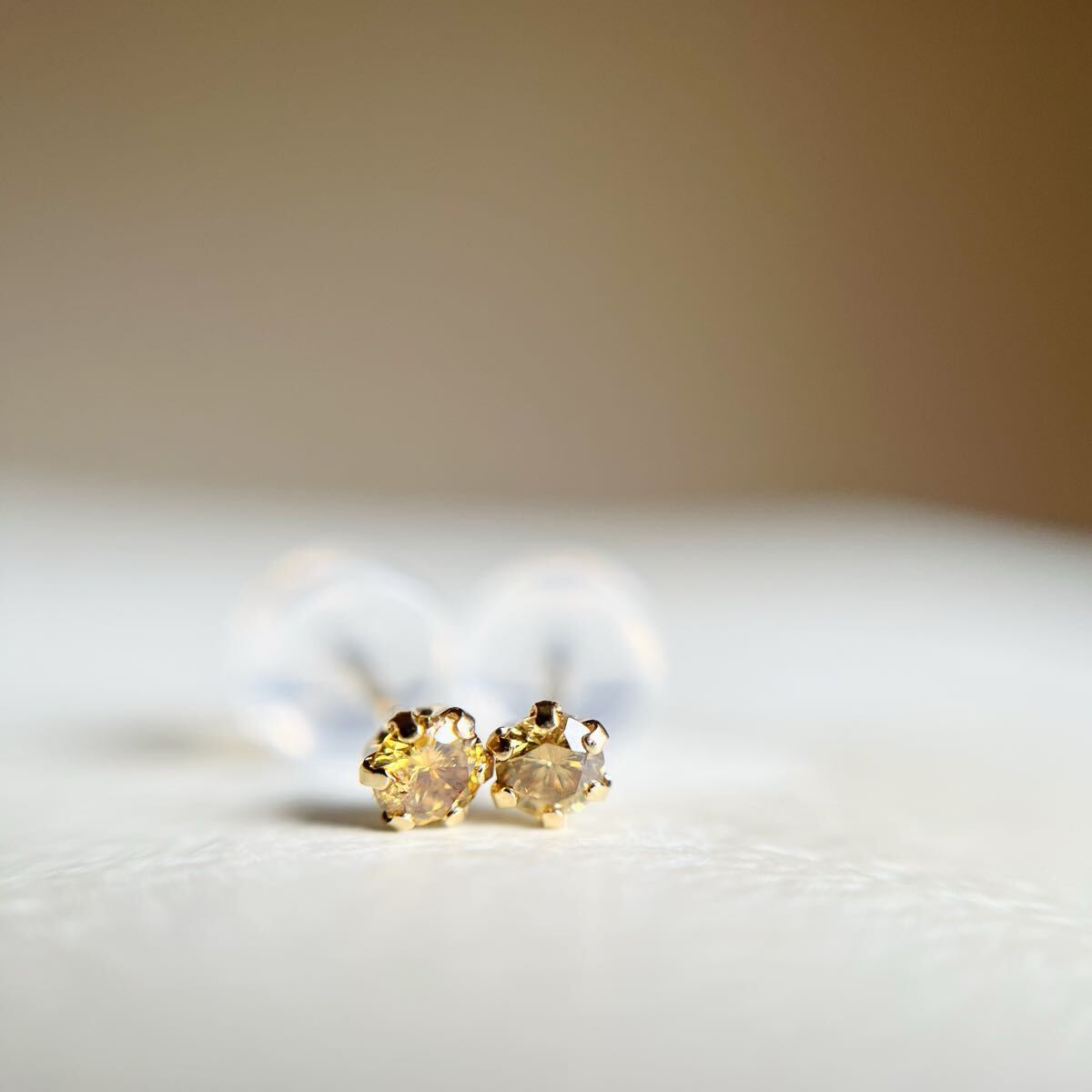 K18 18金イエローゴールド　天然ダイヤモンド0.12ct ピアス　diamond 2_画像2