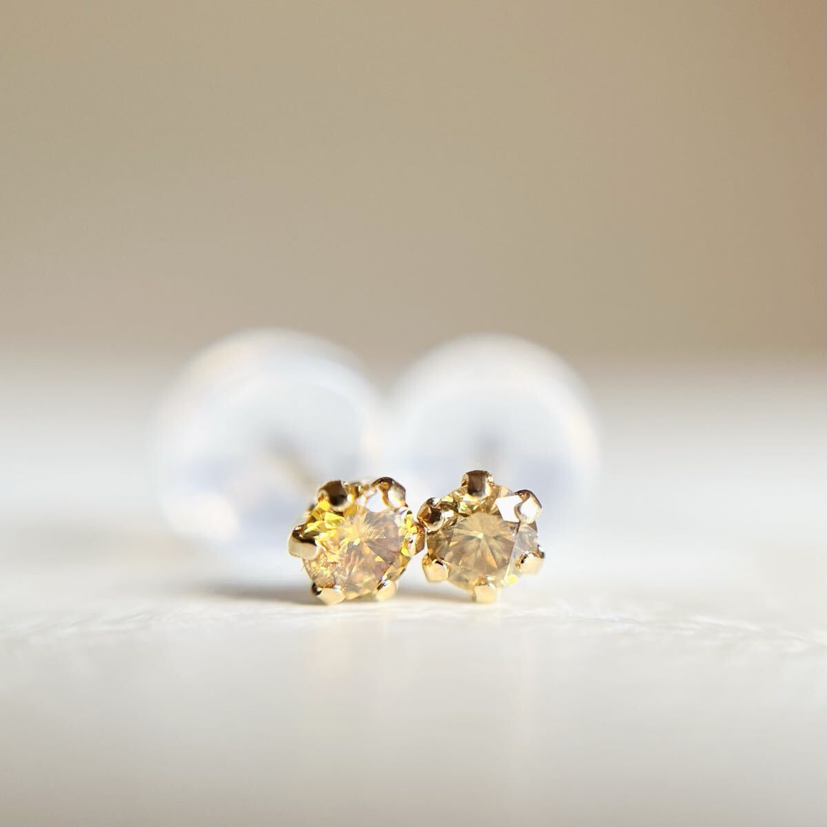 K18 18金イエローゴールド　天然ダイヤモンド0.12ct ピアス　diamond 2_画像3