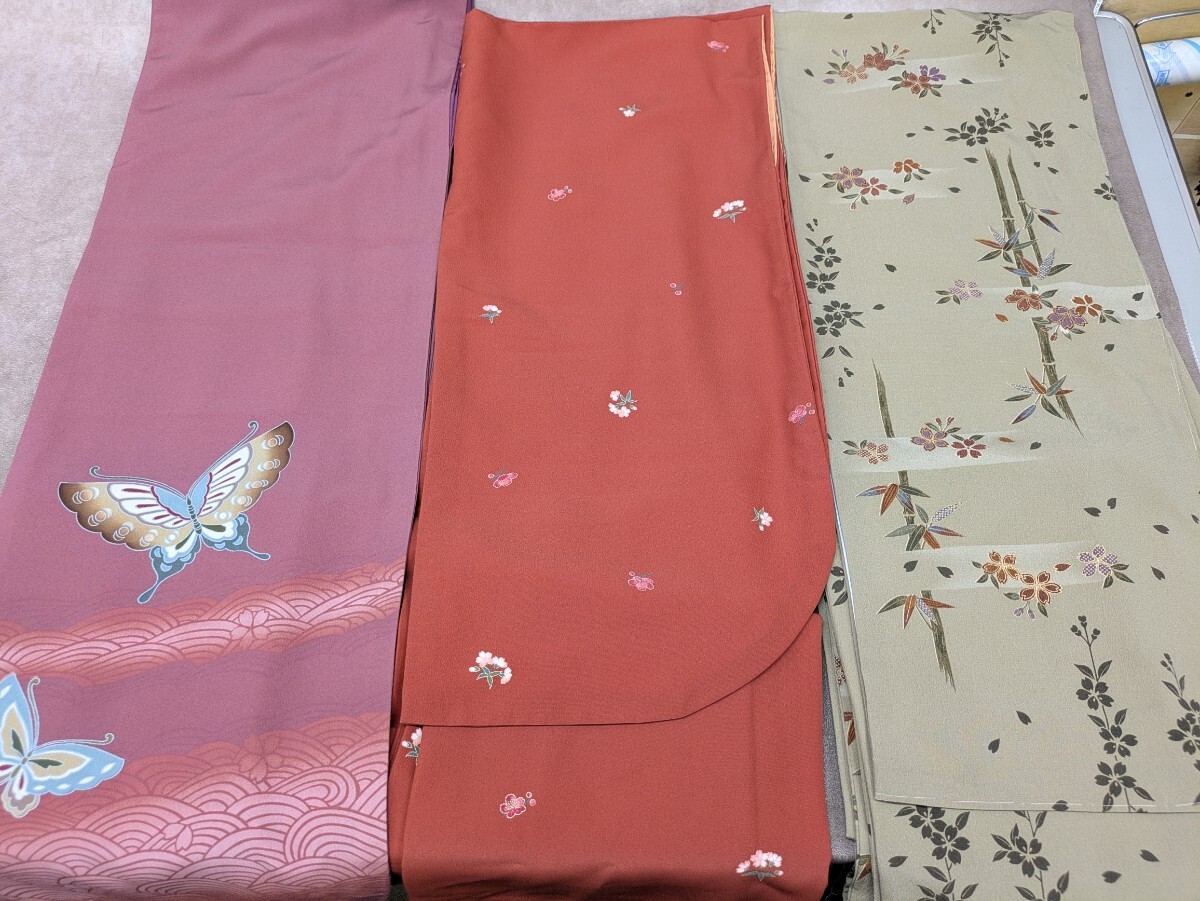 着物 振袖 小振袖あり 3枚まとめ売り ポリエステル 和装 和服 和柄 レトロ柄 花柄 蝶々 TSシステム製縫 リメイク 素材 袖丈約75cm~102cm _画像1