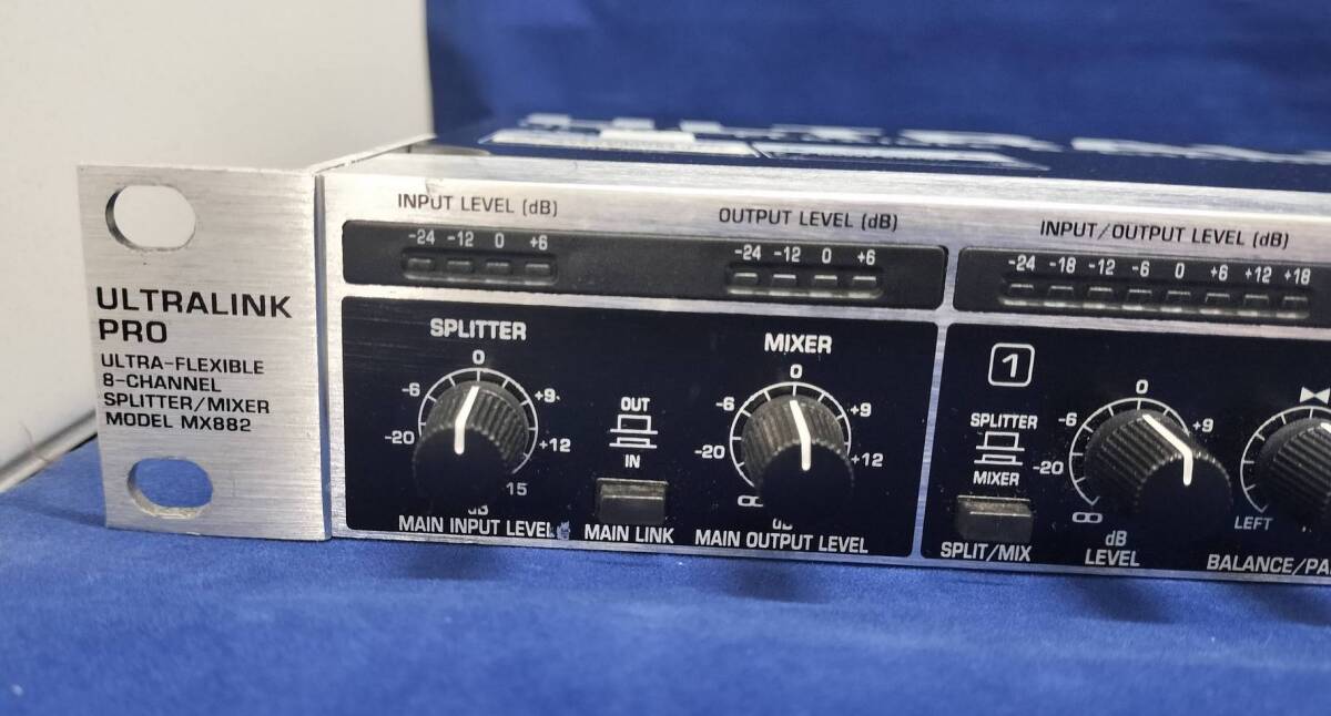  Behringer ULTRALINK SPLITER MIXER MX882( б/у )