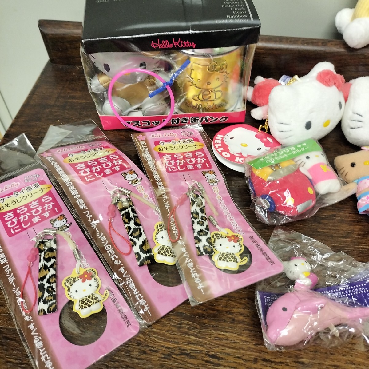 キティちゃん　グッズ　まとめ売り　ぬいぐるみ　ストラップ　キーホルダー　マスコット　時計　お弁當箱　日焼けキティ サンリオ　