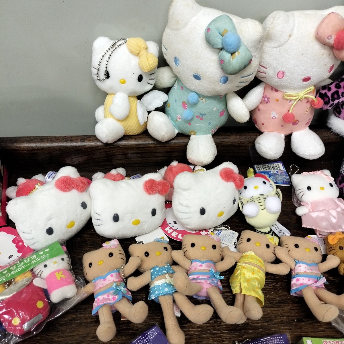 キティちゃん　グッズ　まとめ売り　ぬいぐるみ　ストラップ　キーホルダー　マスコット　時計　お弁當箱　日焼けキティ サンリオ　