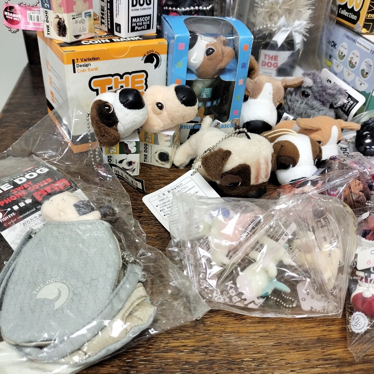 THEDOG まとめ売り　ぬいぐるみ　小物入れ　マスコット　キーホルダー　トランプ　貯金箱　マグ　クリスマスファイバーツリー