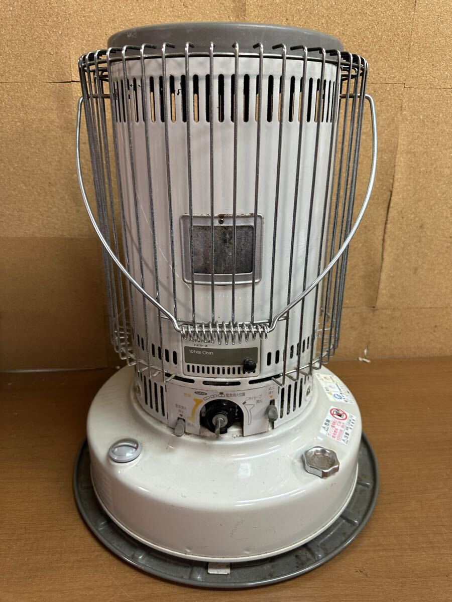ジャンク品 トヨトミ TOYOTOMI KS-67E 2012年製 自然通気形開放式石油ストーブ 石油ストーブ ホワイト アウトドア