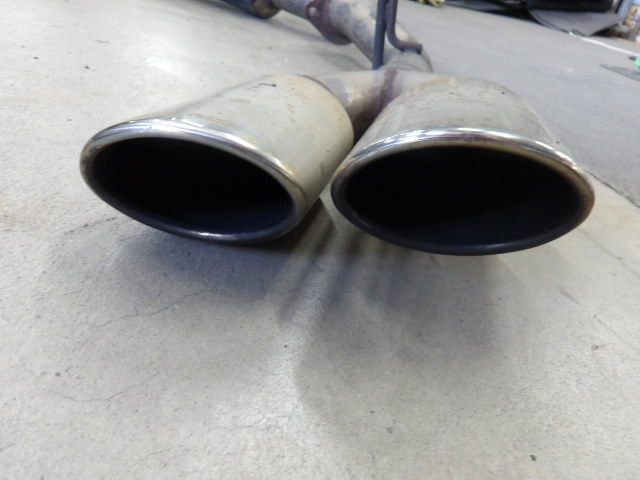 ジャンク 穴開き ANH20 ヴェルファイア 2.4Z マフラー ROJAM DTM JATA-20120051S 2WD 2AZ 左右デュアルだ円_画像2