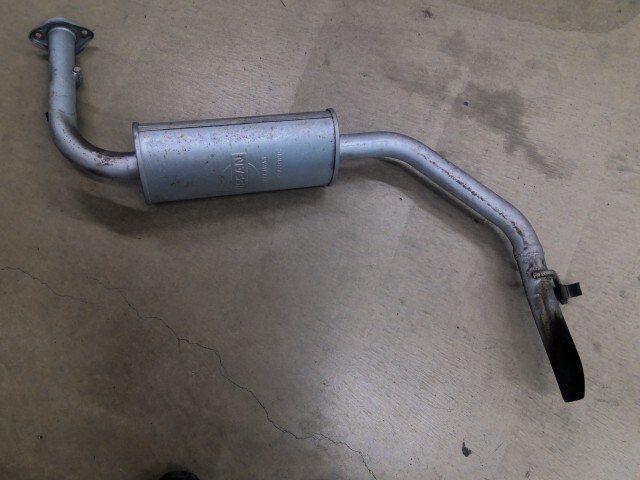 セレナ DBA-C26 Rマフラー 20S MR20DD K23 20350-1VA0A_画像1