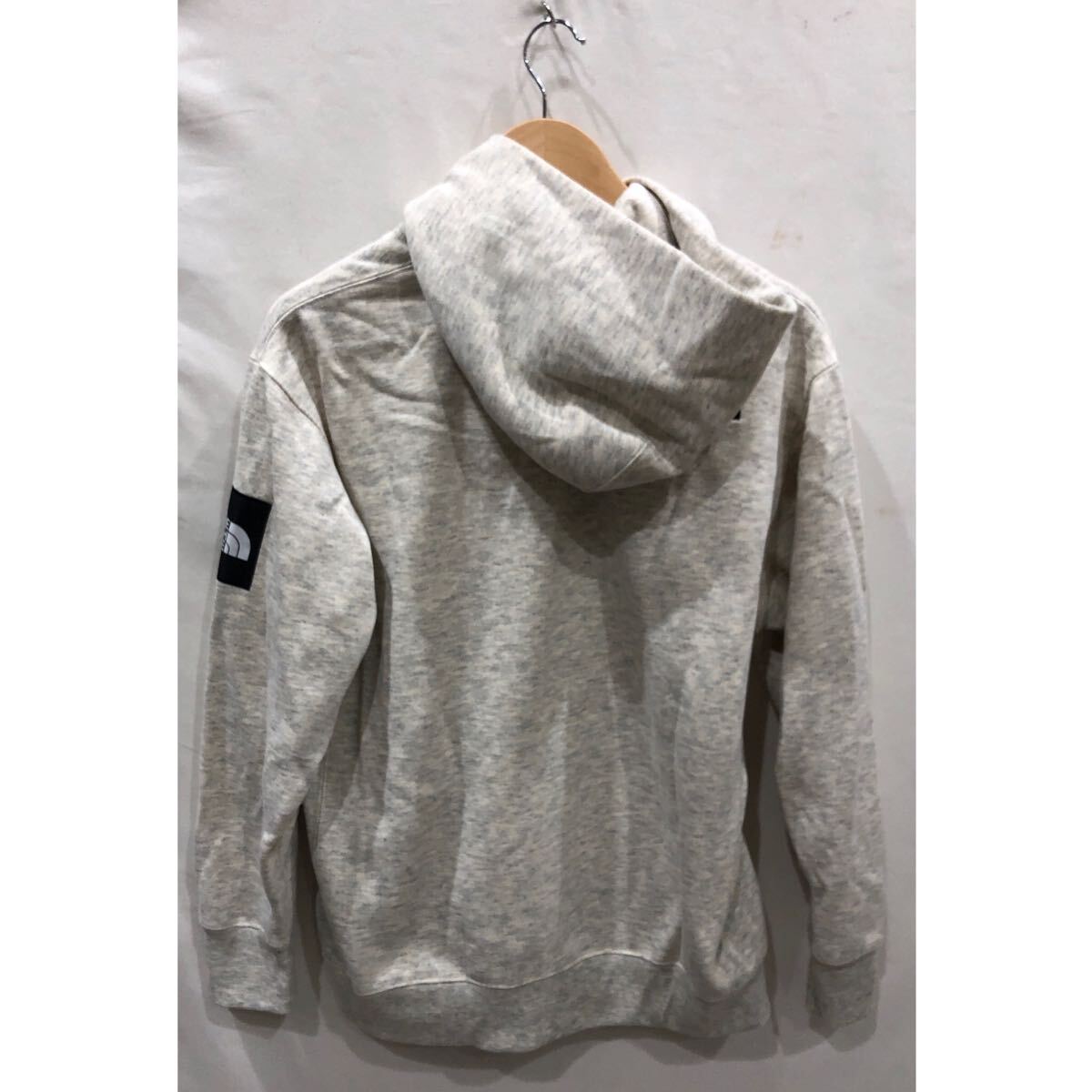 ts20250910【THE NORTH FACE】ザノースフェイス Square Logo FullZip スクエアロゴフルジップ パーカー L アイボリー 毛玉アリ NT62038_画像2