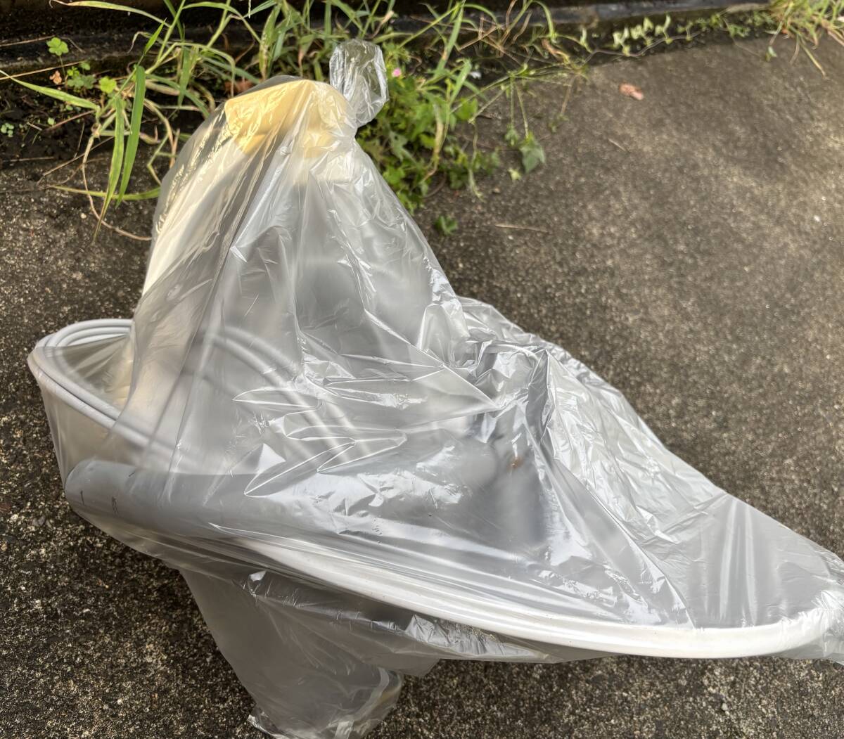 パラボラアンテナ。スカパー。ケーブル、取り付け金具つき。ヤマト著払い