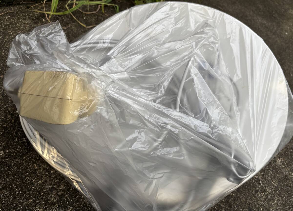 パラボラアンテナ。スカパー。ケーブル、取り付け金具つき。ヤマト著払い