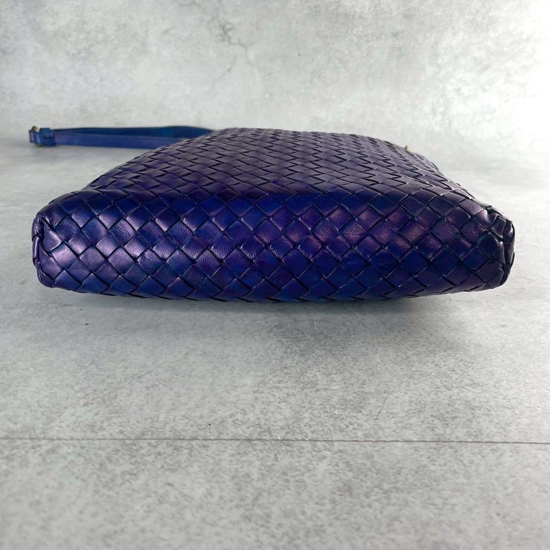 美品 希少色 BOTTEGA VENETA ボッテガヴェネタ イントレチャート ショルダーバッグ サコッシュ 編み込み 肩掛け 斜め掛け 青 ブルー メンズ