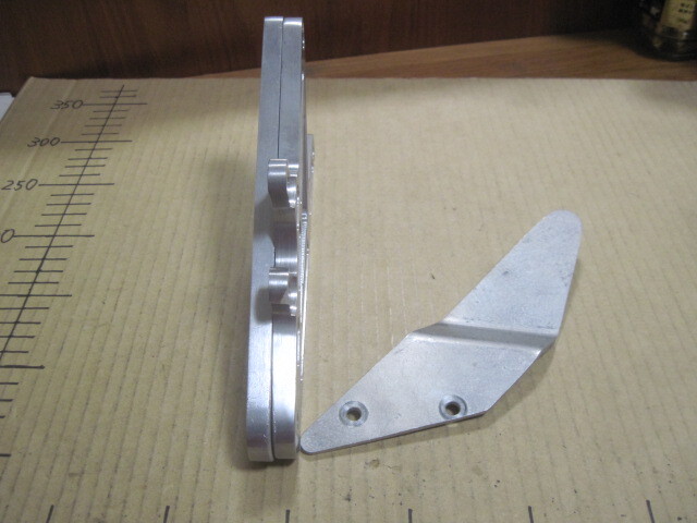 たぶん ホンダRS125R[NX4]HRCレーサー用？？？適応車種不明 社外ステップホルダー左右_画像4