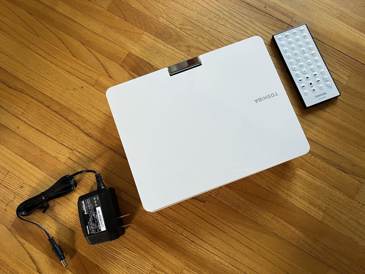 【ほぼ新品】東芝 TOSHIBA SD-P910S ポータブルDVDプレーヤー【付屬品完備】 REGZA レグザ