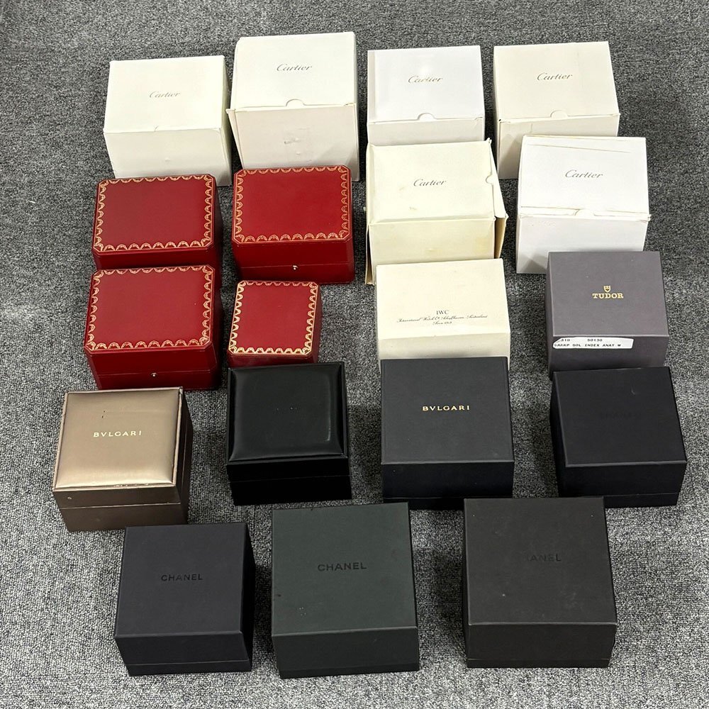 1円 現(xiàn)狀品 19點(diǎn) カルティエ ブルガリ シャネル 他 時(shí)計(jì)用 箱 空き箱 BOX ケース まとめて 大量 中古