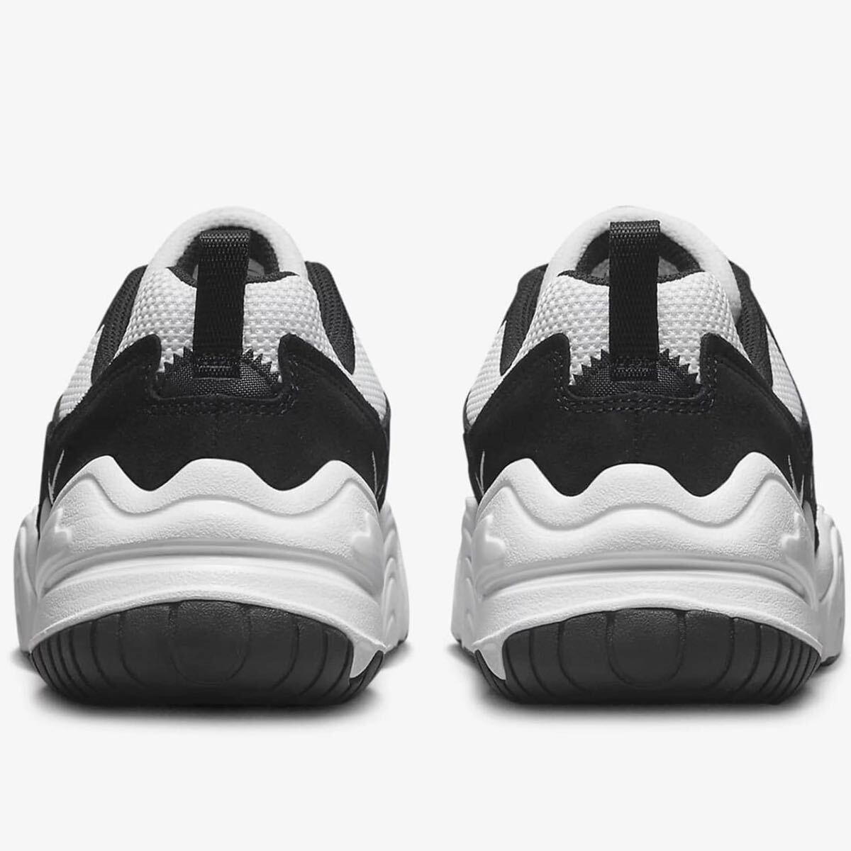 送料無料　新品　ナイキ　テックヘラ　27.5㎝_画像5