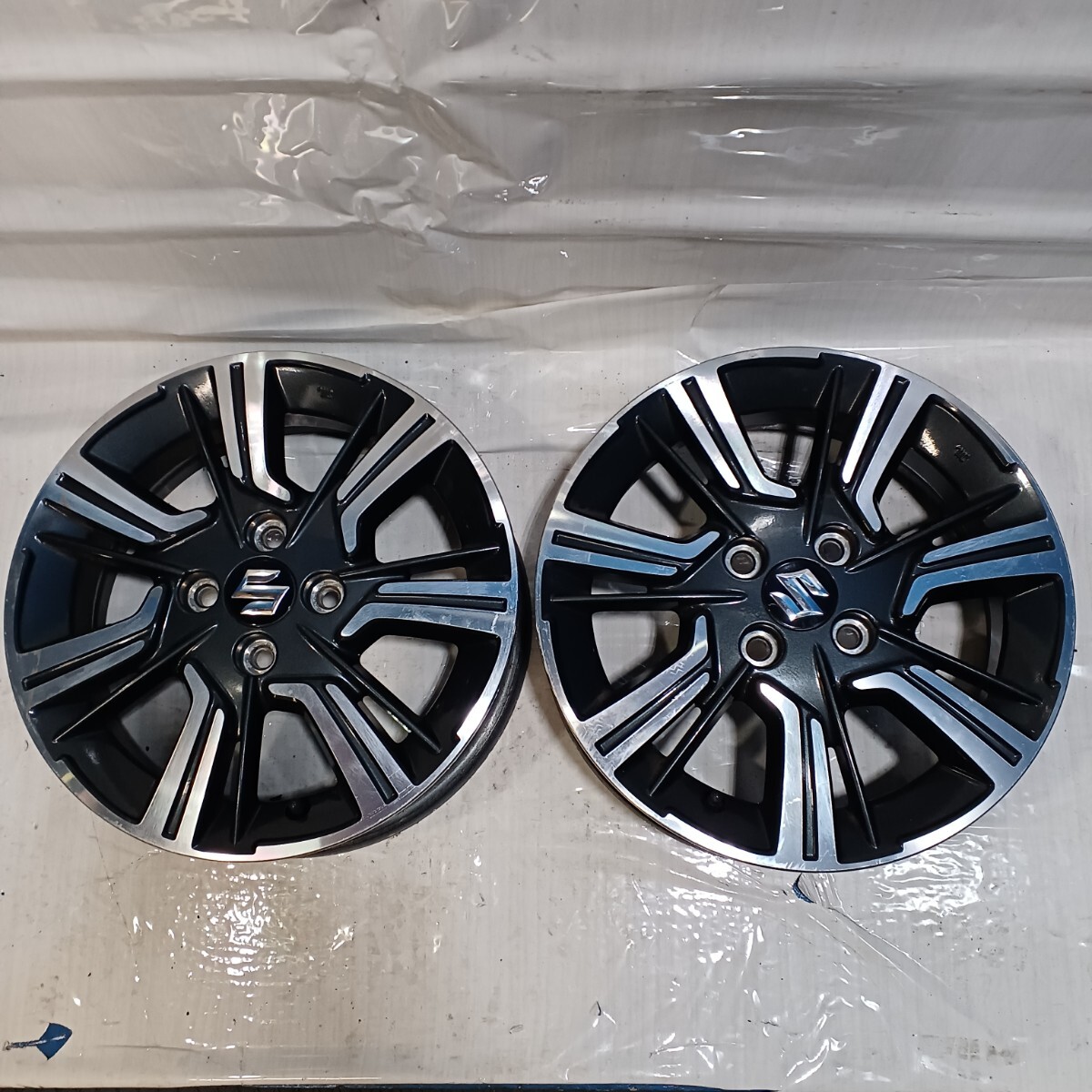 スズキ ソリオバンディット純正15インチアルミホイール 2本