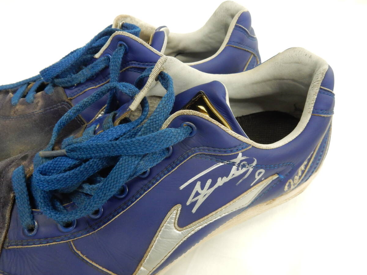 中日ドラゴンズ #9 石伊雄太選手 直筆サイン入り スパイク(袋付き)_画像4