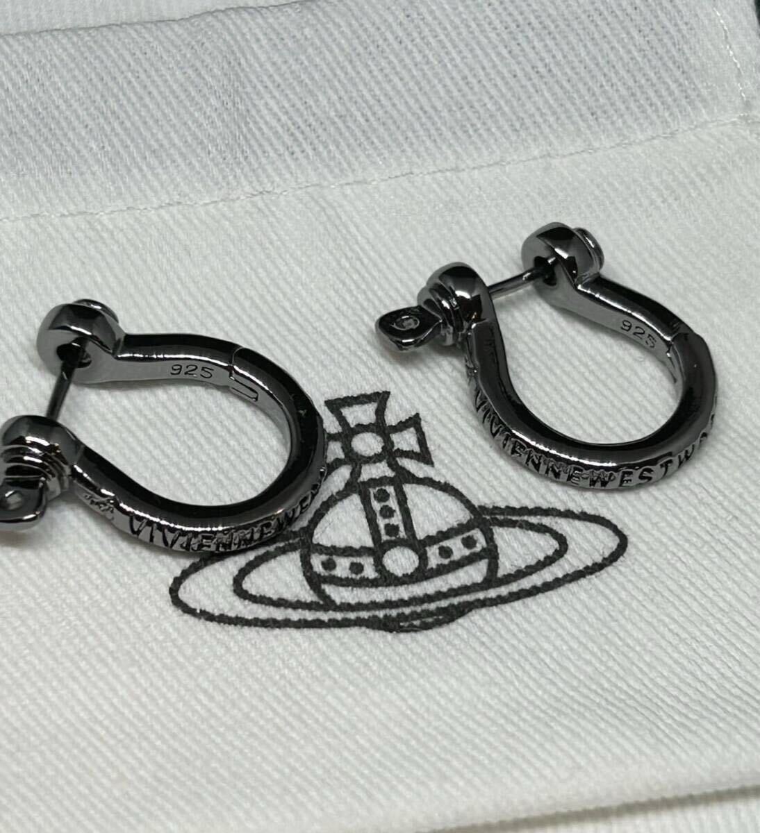 ヴィヴィアン ウエストウッド 刻印入り 925 ブラックシルバー ホースシュー 馬蹄形 ピアス ユニセックス 男女兼用 フープピアス