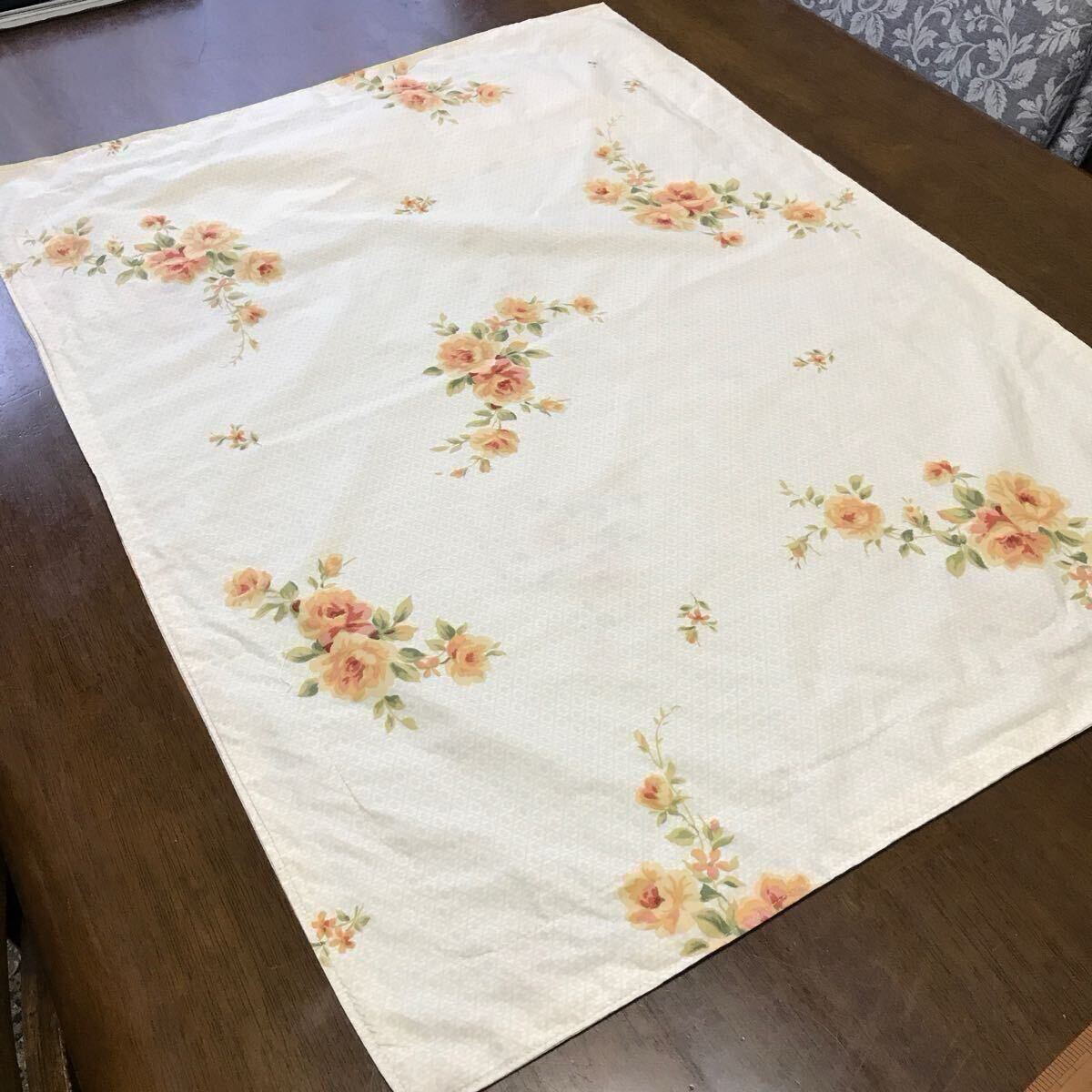 新品　枕カバー　ピロケース　額縁　花柄　綿100% 約43×63㎝(YE)クリックポスト　現品限り_画像1