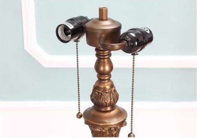 人気美品★ 【ステンドランプ ステンドグラス アンティーク 花柄】レトロな雰囲気がおしゃれ★ ティファニー技法 照明 フロアスタンド