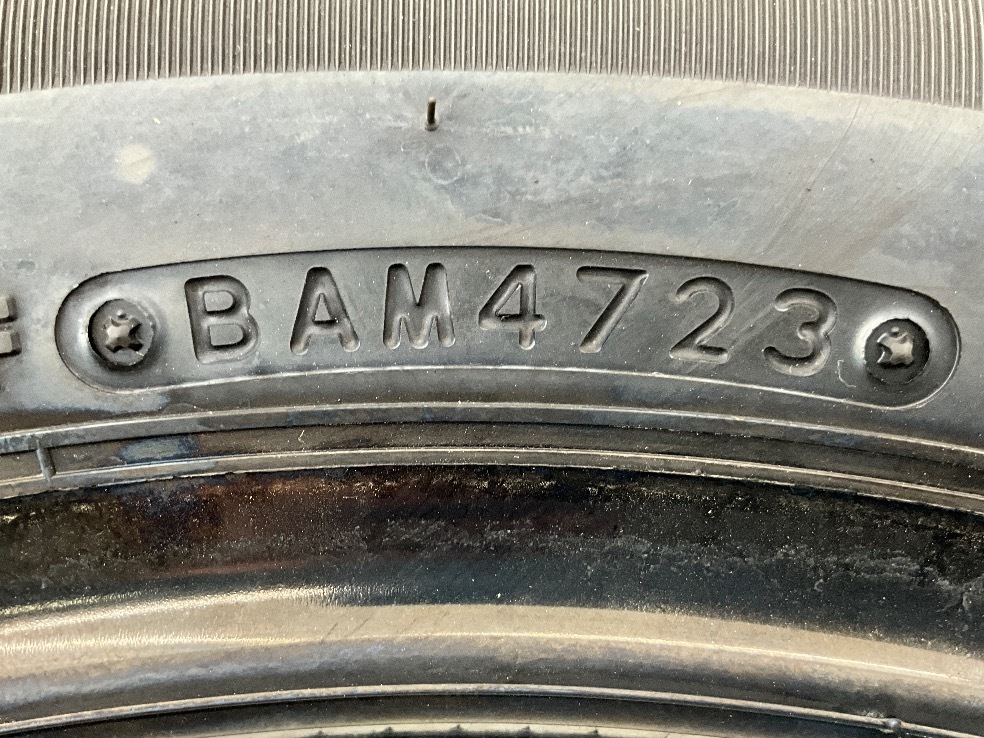 新品タイヤ 1本のみ 205/55R17 91Q ブリヂストン BLIZZAK VRX2 冬 スタッドレス 205/55/17 ストリーム/ヴォクシー b13104