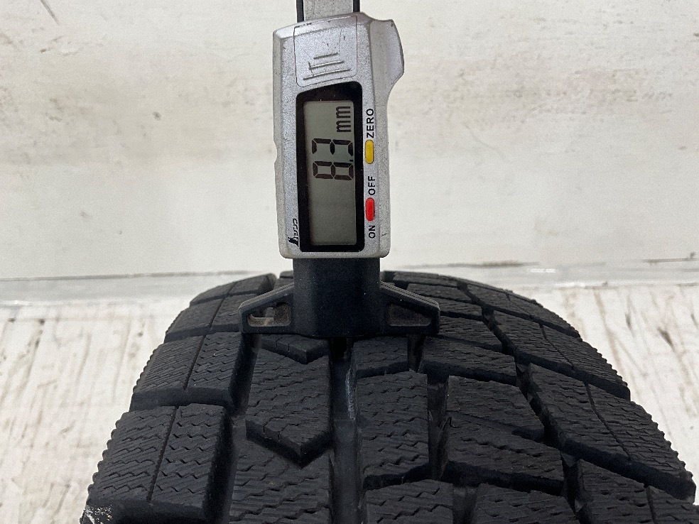 中古タイヤ 1本のみ 175/70R13 82Q ダンロップ WINTERMAXX WM02 冬 スタッドレス 175/70/13 ロゴ/ファミリア b13405_画像6