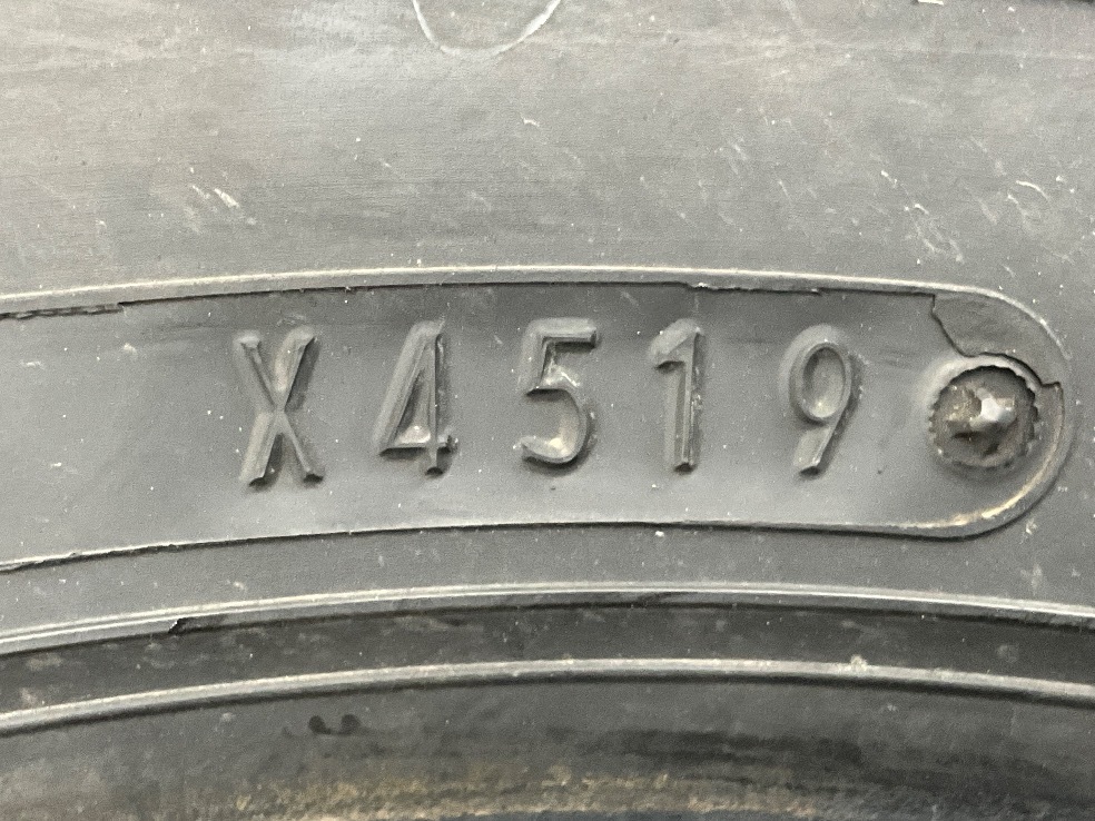 中古タイヤ 1本のみ 175/70R13 82Q ダンロップ WINTERMAXX WM02 冬 スタッドレス 175/70/13 ロゴ/ファミリア b13405_画像7