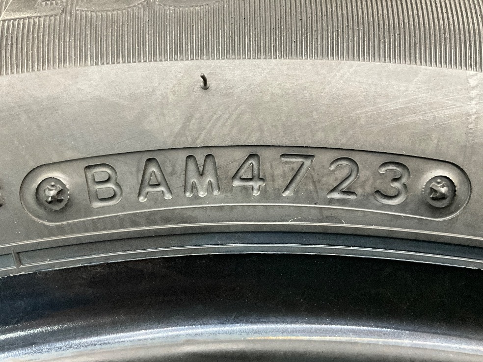 新品タイヤ 処分特価 4本セット 205/55R17 91Q ブリヂストン BLIZZAK VRX2 冬 スタッドレス 205/55/17 キックス/クロスオーバー b13621