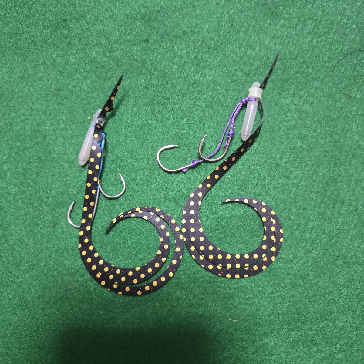 鯛ラバ　鯛カブラ　ネクタイ　がまかつ　ダイワラトル　自作針付き　_画像1