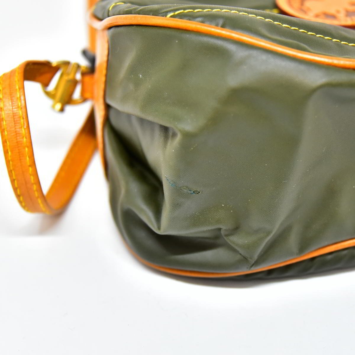 美品 鑑定済 ハンテイング ワールド Hunting World ミニショルダーバッグ カーキ 即日配送 K415-10