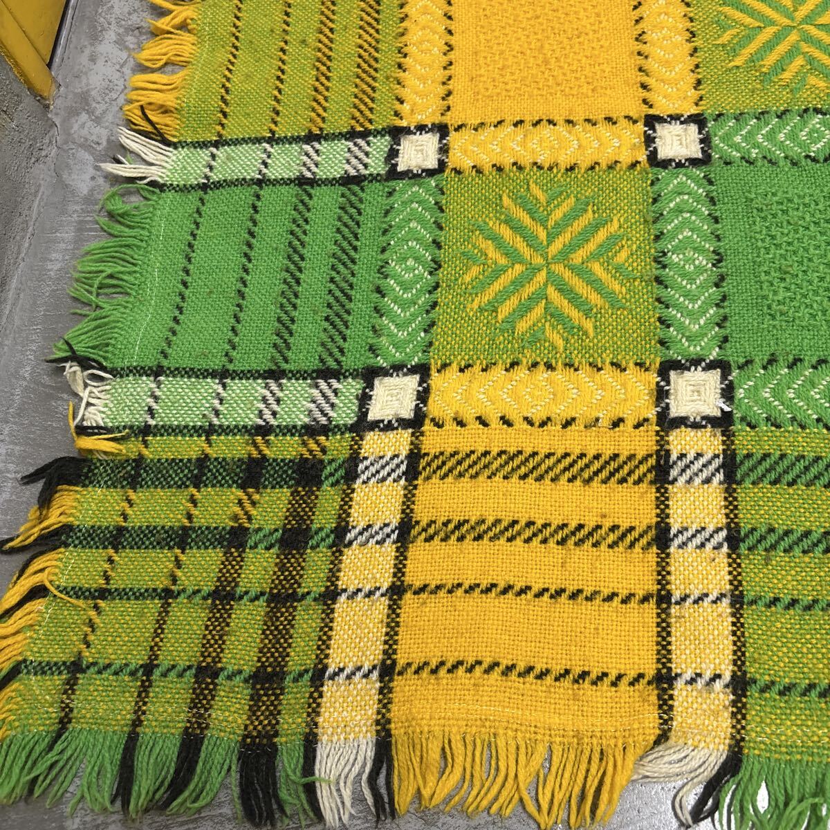 【希少チェック柄】　80s 昭和レトロ　アンティーク　アクリル　ビンテージ　ラグ　こたつ上掛　167×167 高級コタツ上掛_画像6