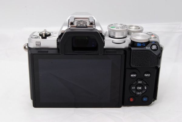 元箱付き！新品級(jí) ★オリンパス E-M10 MarkIII シルバー ★ 20250604__009008