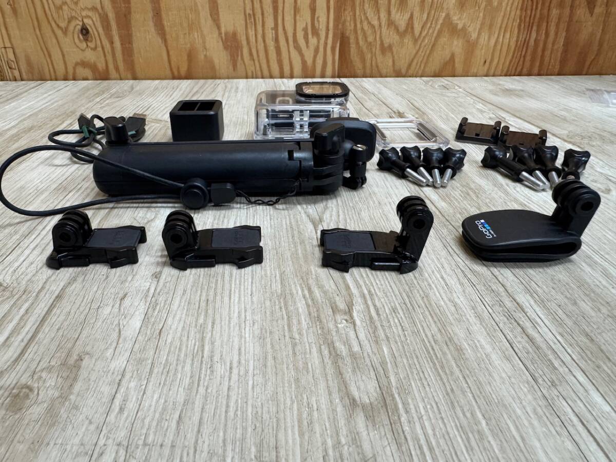 *8030-31-0722-5☆美品☆ GoPro 純正 アクセサリ /三脚(グリップ) /デュアルチャージャー /ダイブハウジング /マウントベース各種 発送:B_画像6