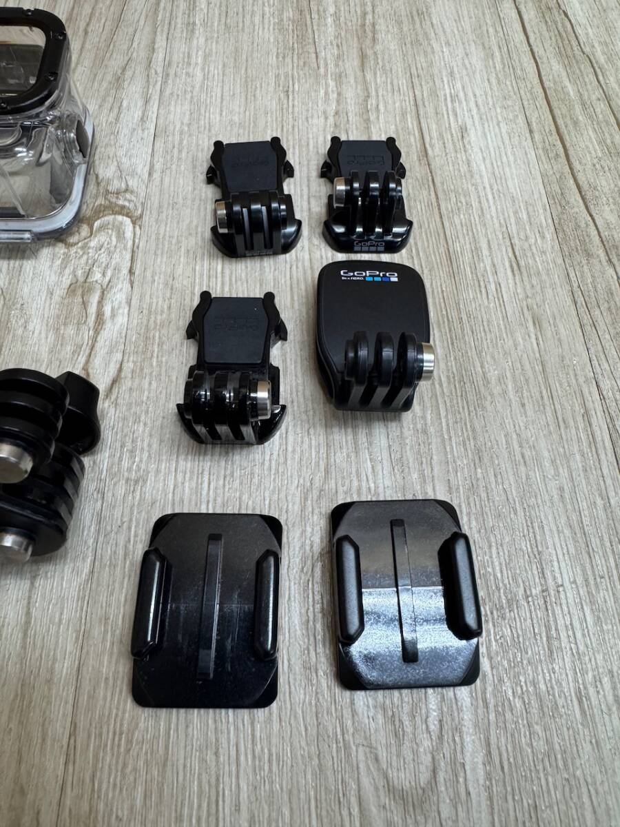 *8030-31-0722-1☆美品☆ GoPro 純正 アクセサリ /三脚(グリップ) /デュアルチャージャー /ダイブハウジング /マウントベース各種 発送:B_画像2