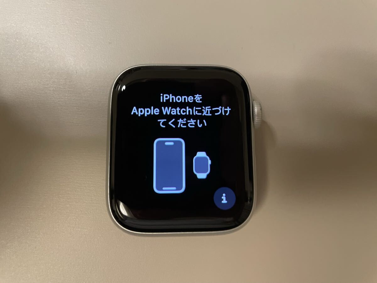Apple Watch Nike Series 5 GPS+Cellularモデル 44mm シルバーアルミニウムケースとピュアプラチナム/ブラックNikeスポーツバンド S/M&M/L MX3E2J/A