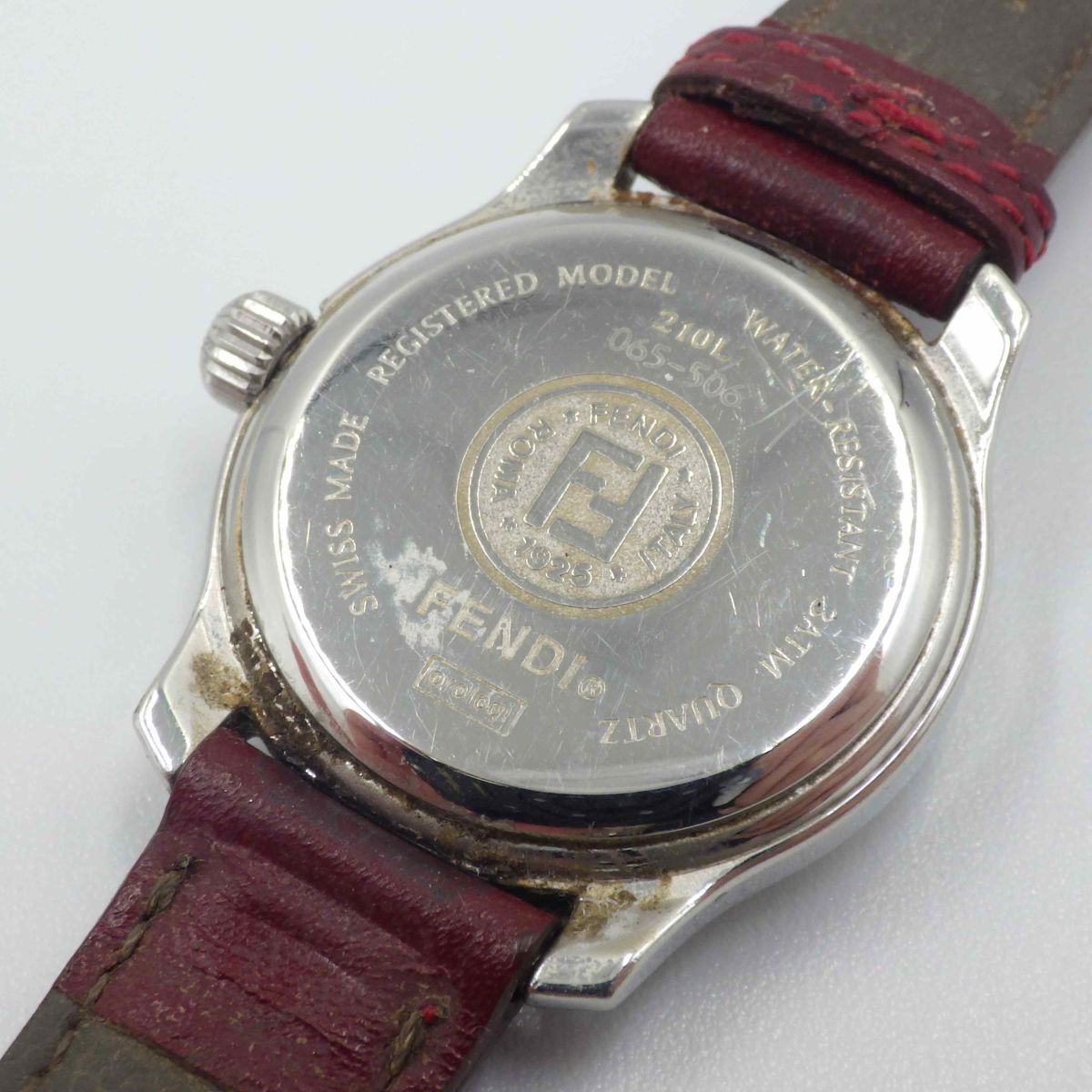 488641/B【1円スタート】FENDI フェンディ 稼動品 210L-065-506 サーモンピンク デイト レディース 時計 クォーツ ケース26mm