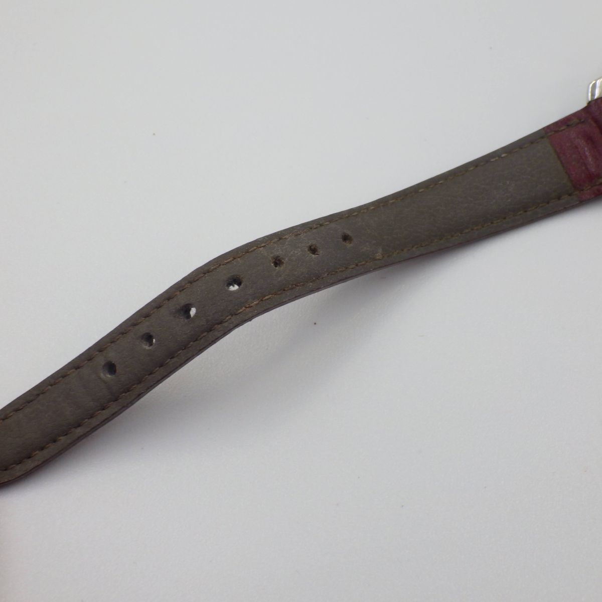 488641/B【1円スタート】FENDI フェンディ 稼動品 210L-065-506 サーモンピンク デイト レディース 時計 クォーツ ケース26mm