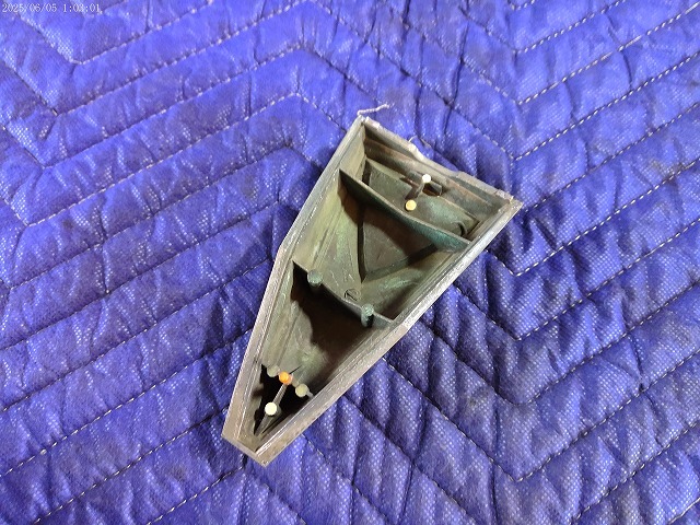 A8574◎希少　マツダ　ファミリア　ロータリークーペ　グリル　エンブレム　M10A　R100　舊車