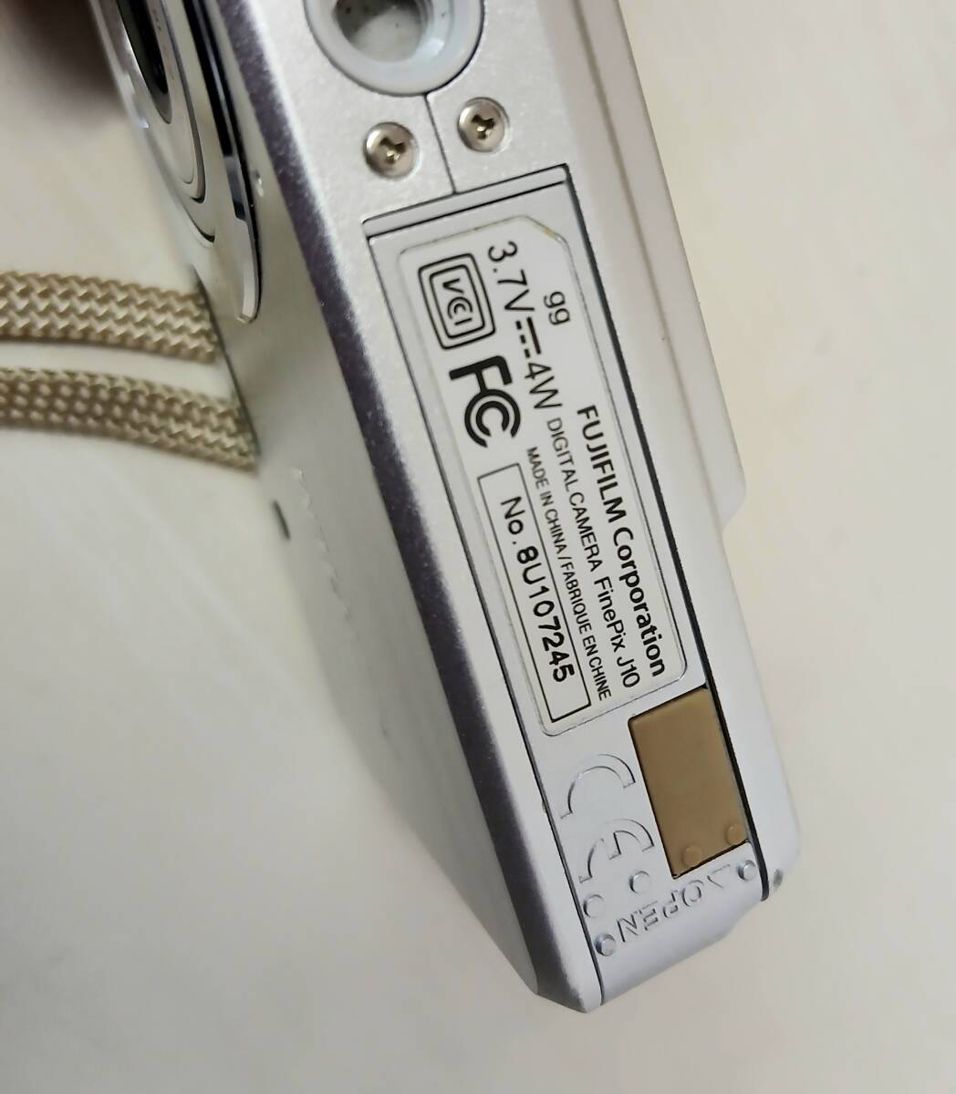 n067【未確認/現(xiàn)狀品】FUJIFILM デジタルカメラ FINEPIX J10 シルバー