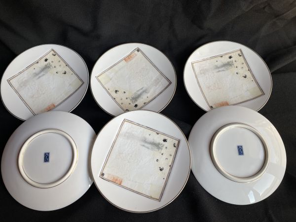 ノリタケ　素朴な絵柄の銘々皿　６枚　お買い得品_画像1