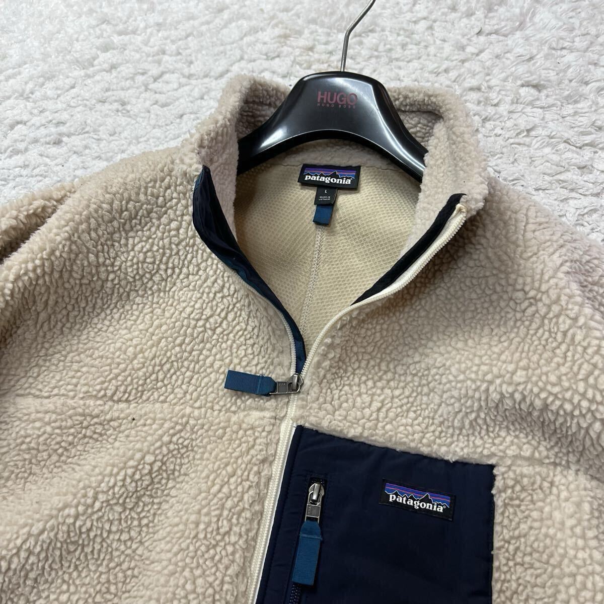 【極美品】パタゴニア PATAGONIA レトロX Lサイズ フリースジャケット ベージュ 極暖 モコモコ ボア 胸ロゴ アウトドア