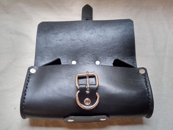 姫路産ブラックヌメ革コンパクトバッグ(訳あり