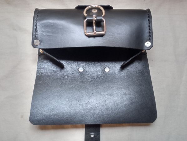 姫路産ブラックヌメ革コンパクトバッグ(訳あり