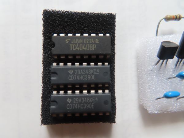 【未組立】秋月電子 50Hz 超高精度クリスタルタイムベースキット （部品セット）_画像3