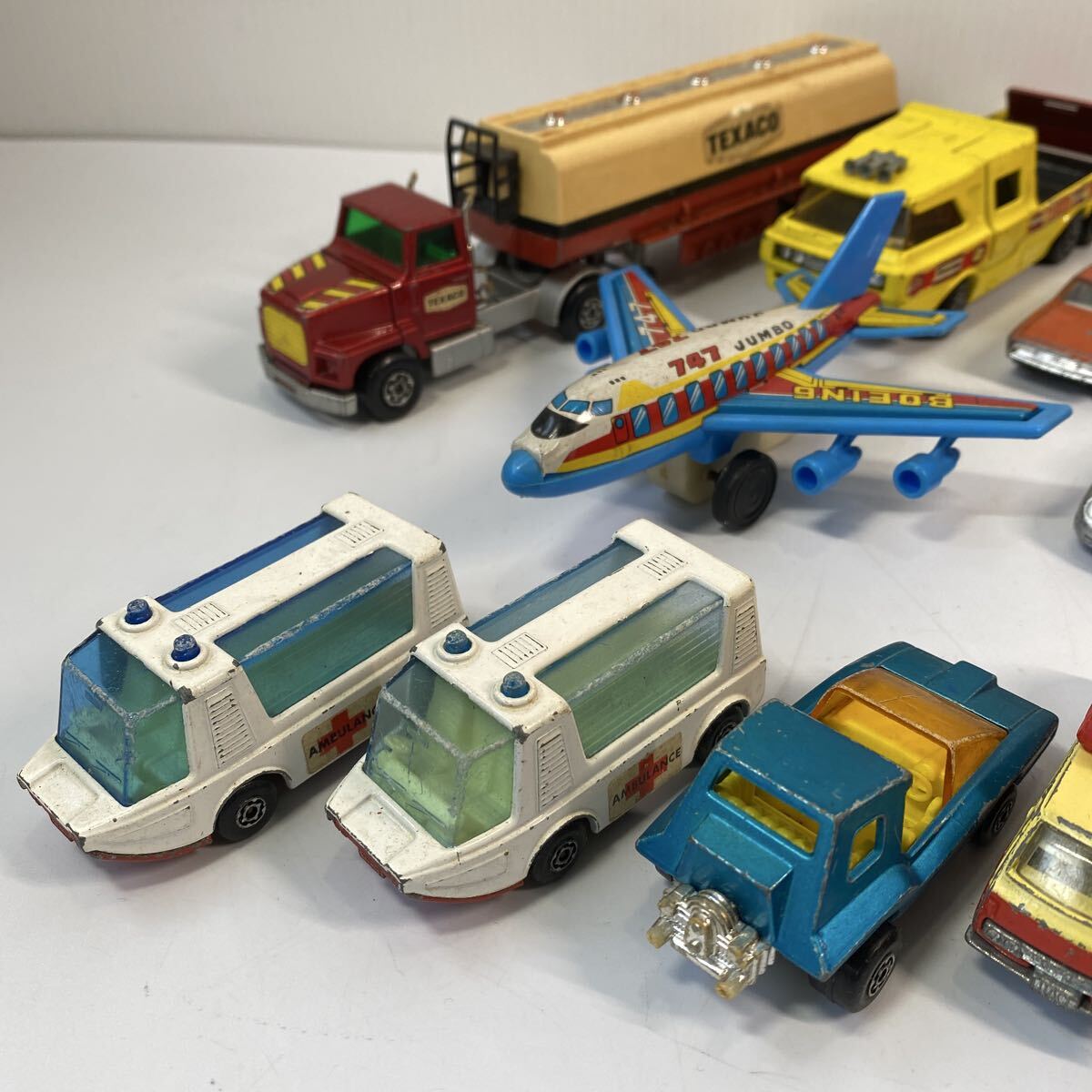 tomica トミカ　MATCHBOX マッチボックス　GAMA　SCHABAK　Hot Wheels　ROAD MASTER　Solido　他　ミニカー 33台　まとめ　レトロ_画像2