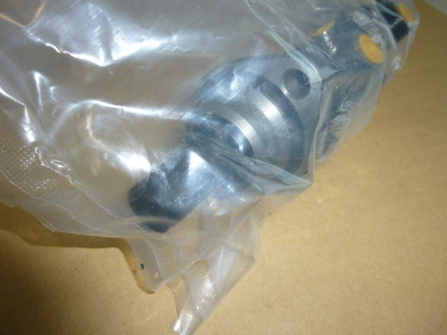 2002/1802/1602/1600用ブレーキマスターシリンダー 新品_画像4