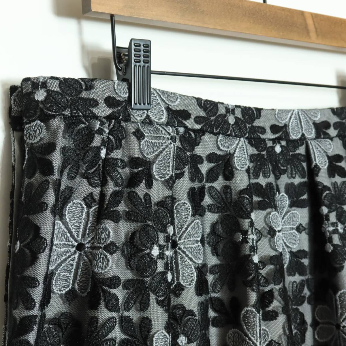 【美品】レリアン★刺繍付きチュールレースのスカート 黒系 大きいサイズ13＋ おしゃれなバイカラー♪z15514_画像6